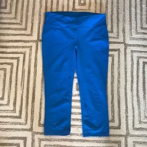 Fabletics medium compression cropped workout pants